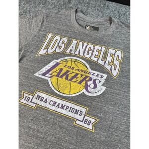 Los Angeles Lakers NBA Champions 1988 T-Shirt Mens Small‎ Gray